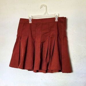 Brown pleated skirt
